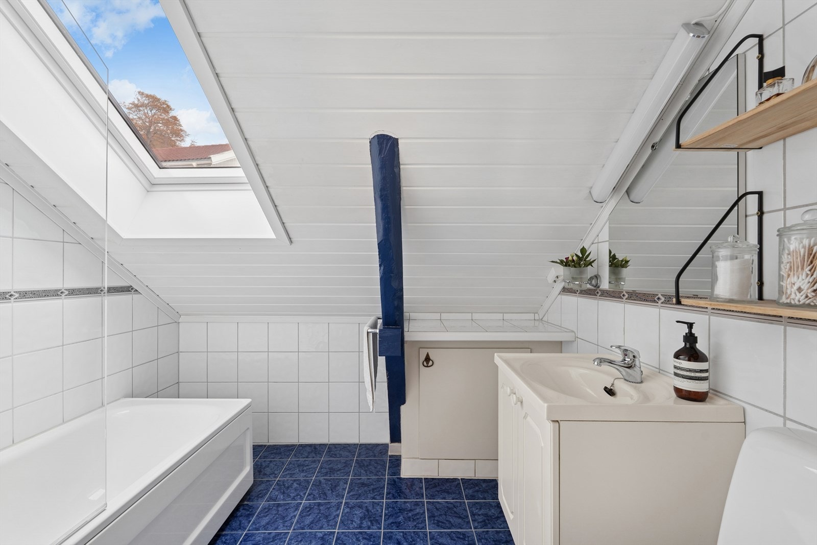 Badet har enkel innredning og god funksjon. Galleribilde