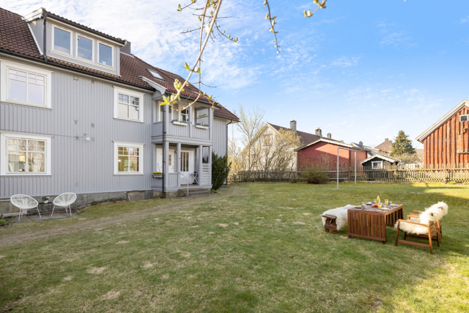 Bilder tatt våren 2021 av felleshagen. Galleribilde