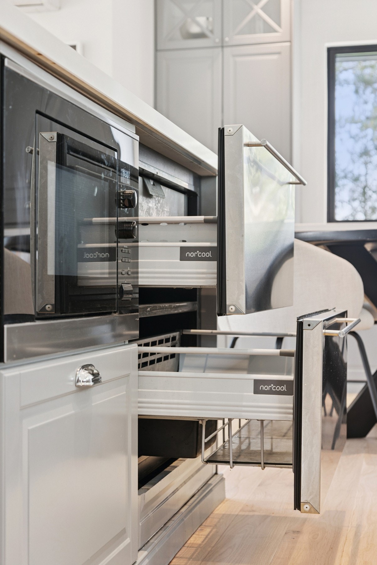 I kjøkkenøya finner du to stor kjøleskuffer, fra Norcool Galleribilde