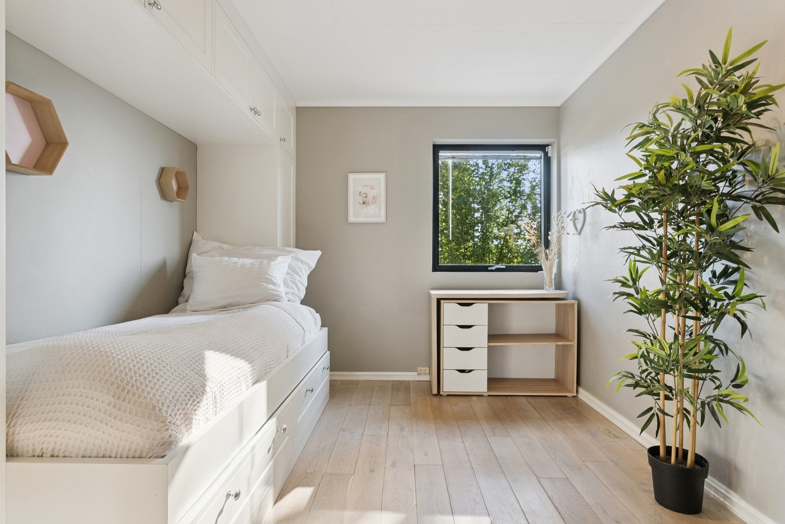 Eike parkets gulv med varmekabler i alle gulv Galleribilde