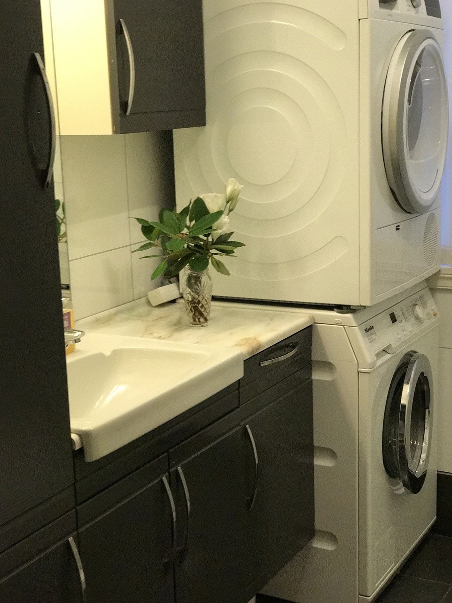 Bad m/vaskemaskinen tørketrommel Galleribilde