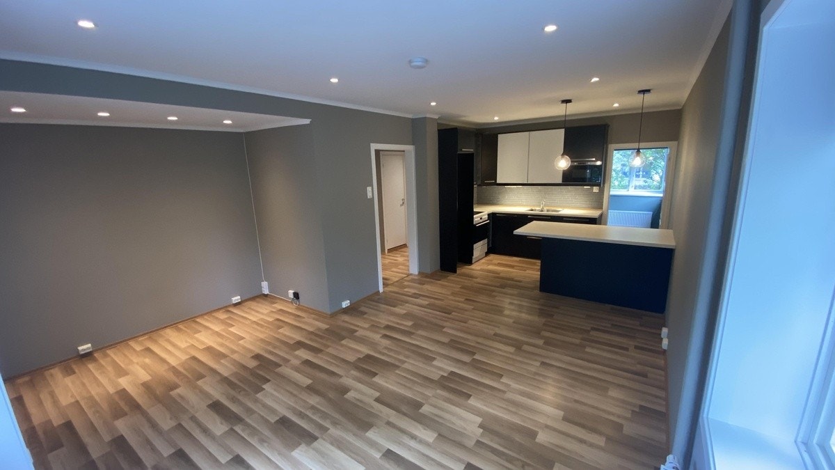 Stue mot kjøkken Galleribilde