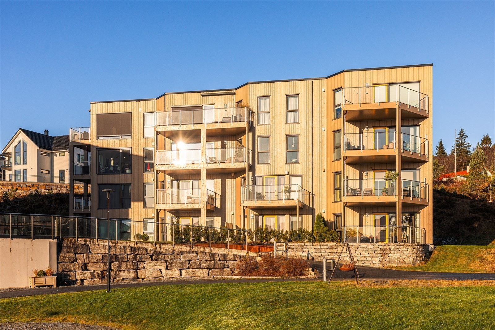 Leiligheten ligger som endeleilighet i bygg fra 2017. Galleribilde