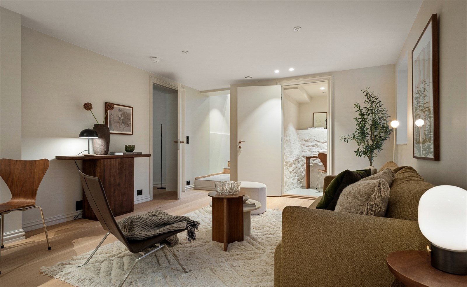 Leilighetene har vært igjennom en total oppussing og en omfattende renovering "fra gulv til tak" - både innvendig og utvendig Galleribilde