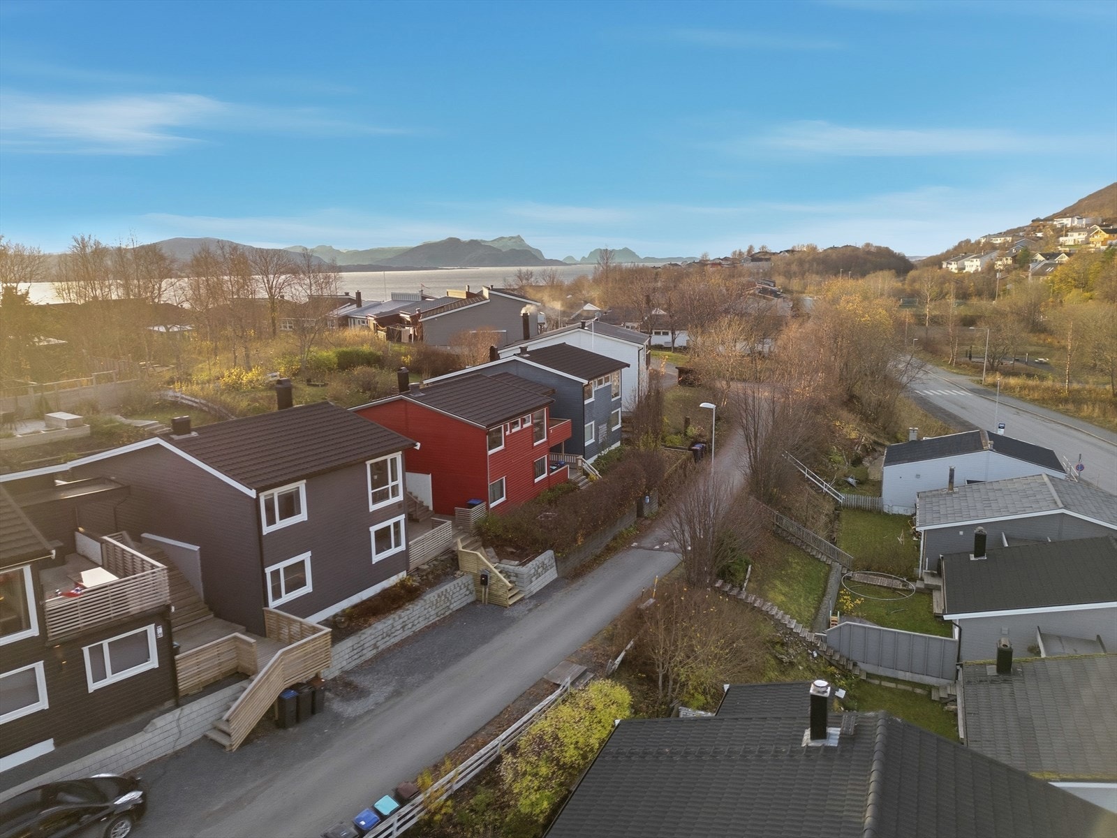 Fra boligen har du gangavstand til både barneskole, ungdomsskole, barnehager og flere lekeplasser. Galleribilde