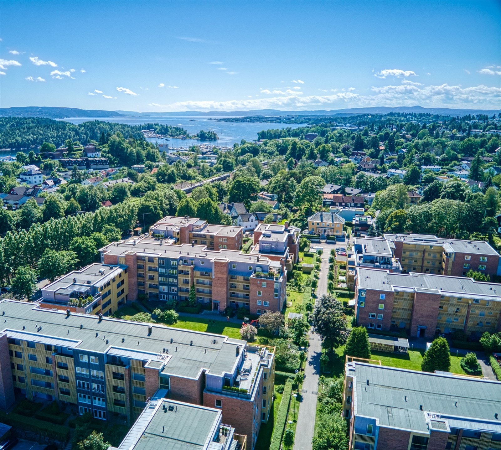 Kort vei til Frognerparken samt Harbitz Torg og Karenslyst allé med butikker og serveringssteder. Galleribilde