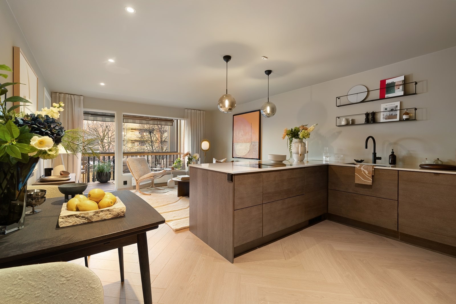 Lekkert, velutstyrt kjøkken fra Strai, nytt i 2024. Galleribilde