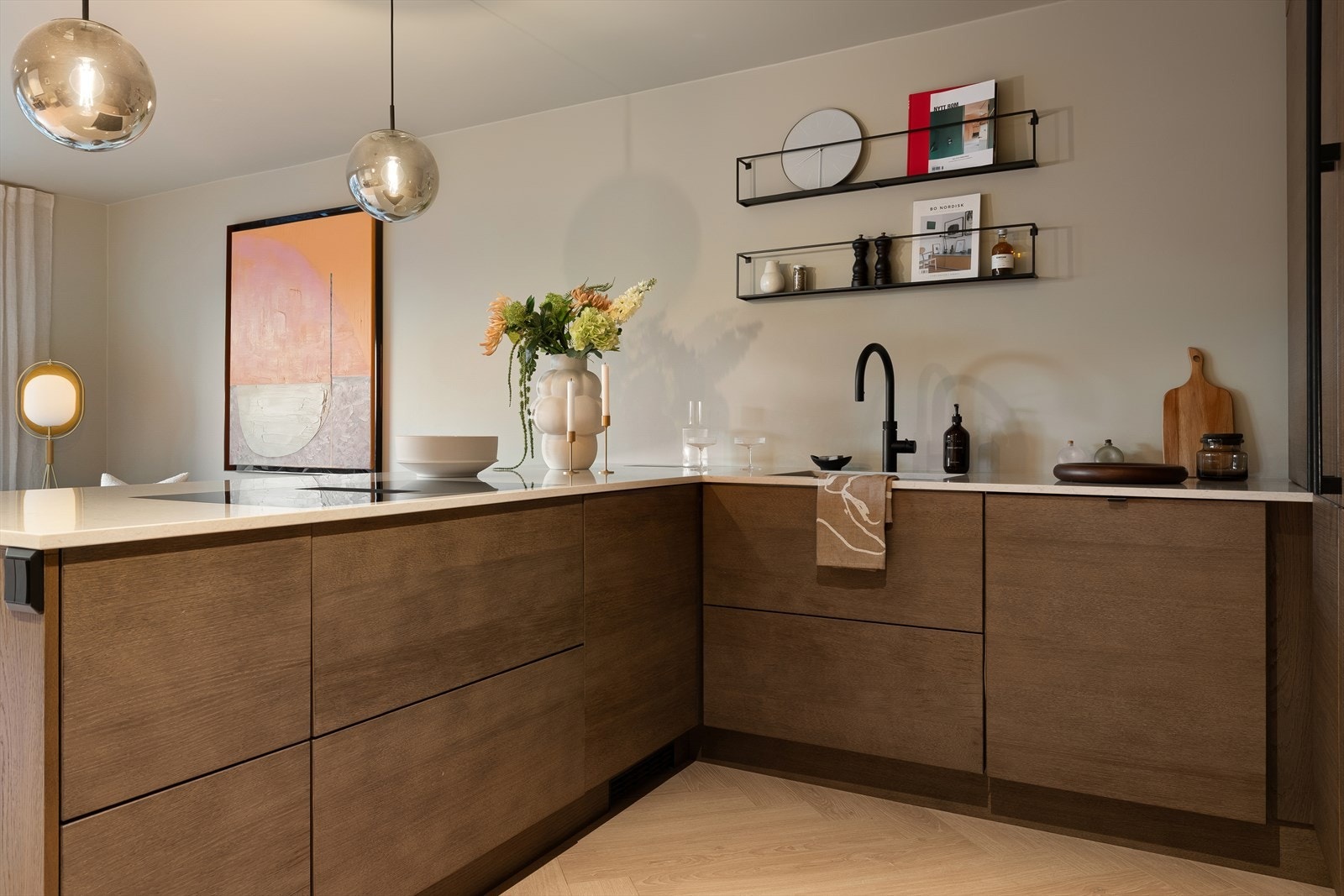 Strai-kjøkken av topp, norsk kvalitet med solide materialer og godt håndverk. Et trygt valg - laget for lang levetid. Galleribilde