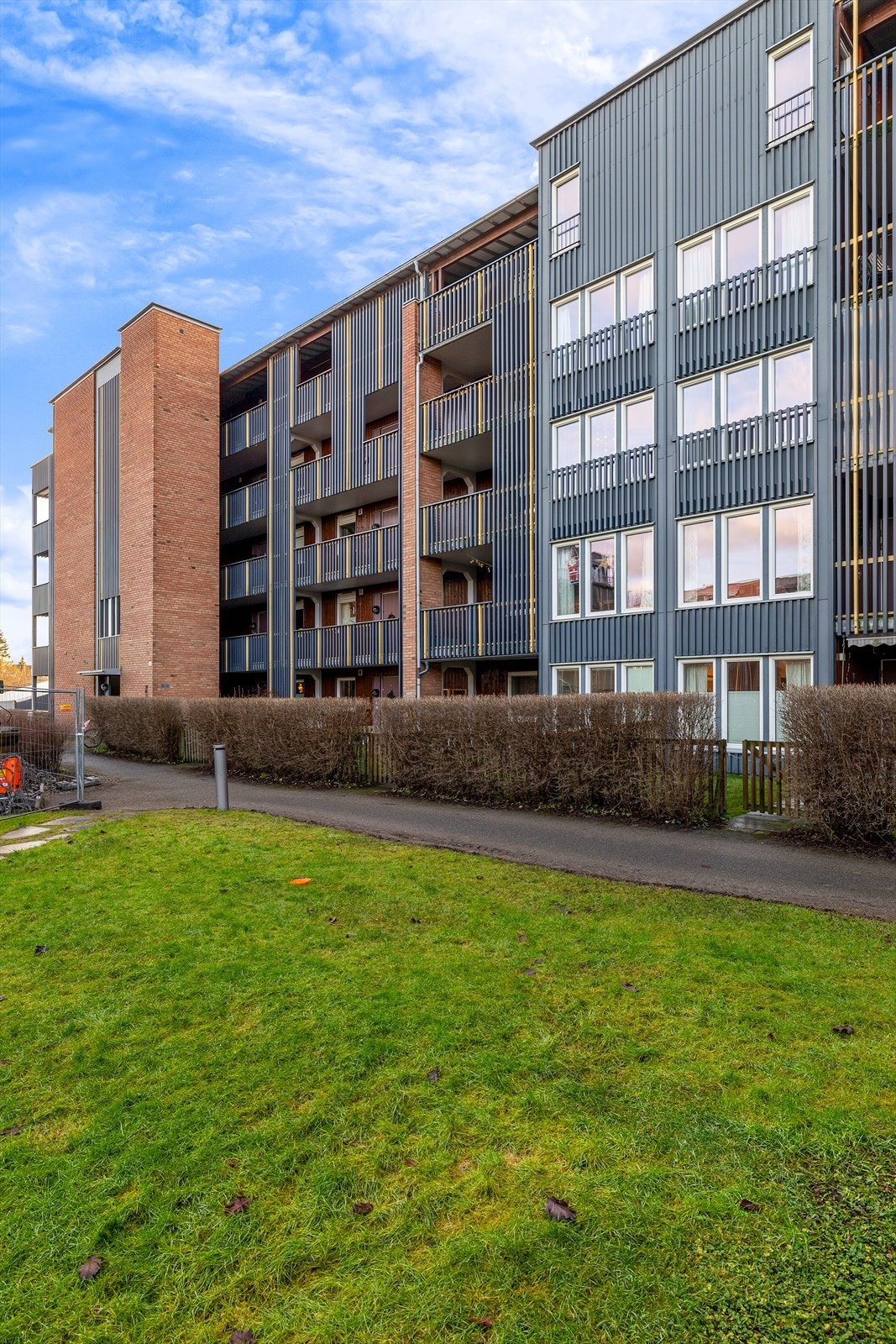 Fine, grønne og pent opparbeidet utearealer. Galleribilde