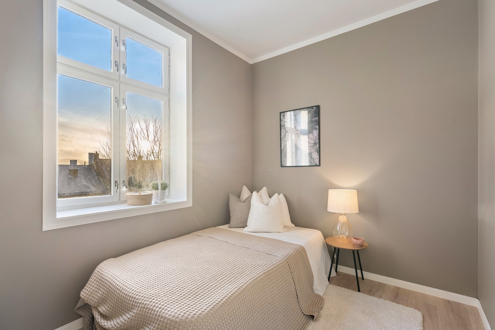 Også godt med lysinnslipp på dette rommet. Galleribilde