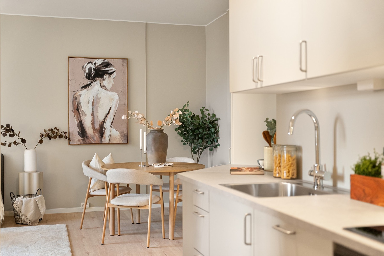 Tranegården er en nyoppusset bygård ulikt noe vi har sett i området tidligere, utført i eksklusiv stil, beliggende på beste St. Hanshaugen. Galleribilde