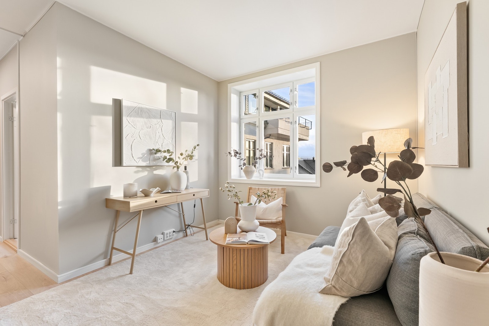 Leiligheten er også omfattende oppusset i 2025 og byr på en gjennomgående god standard. Galleribilde