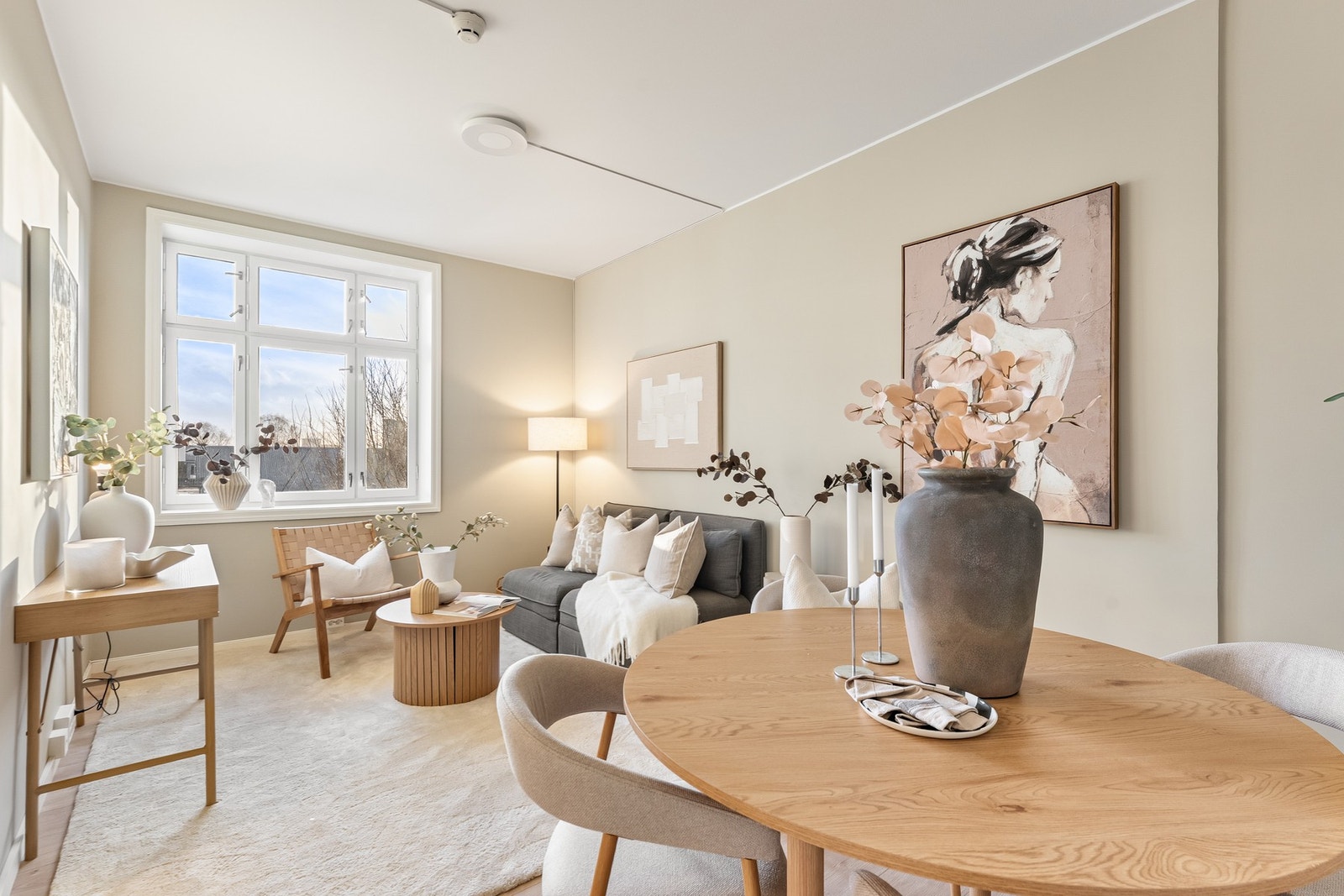 Her presenteres en svært lekker og nyoppusset 3-roms leilighet med god standard. Galleribilde