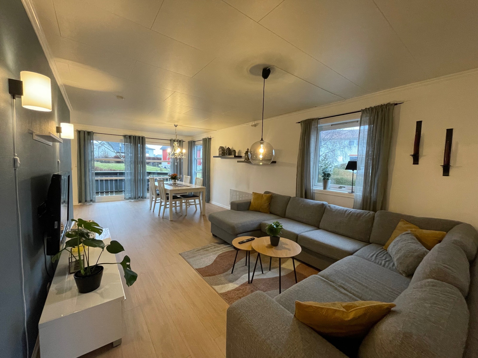 Stor og lys stue Galleribilde