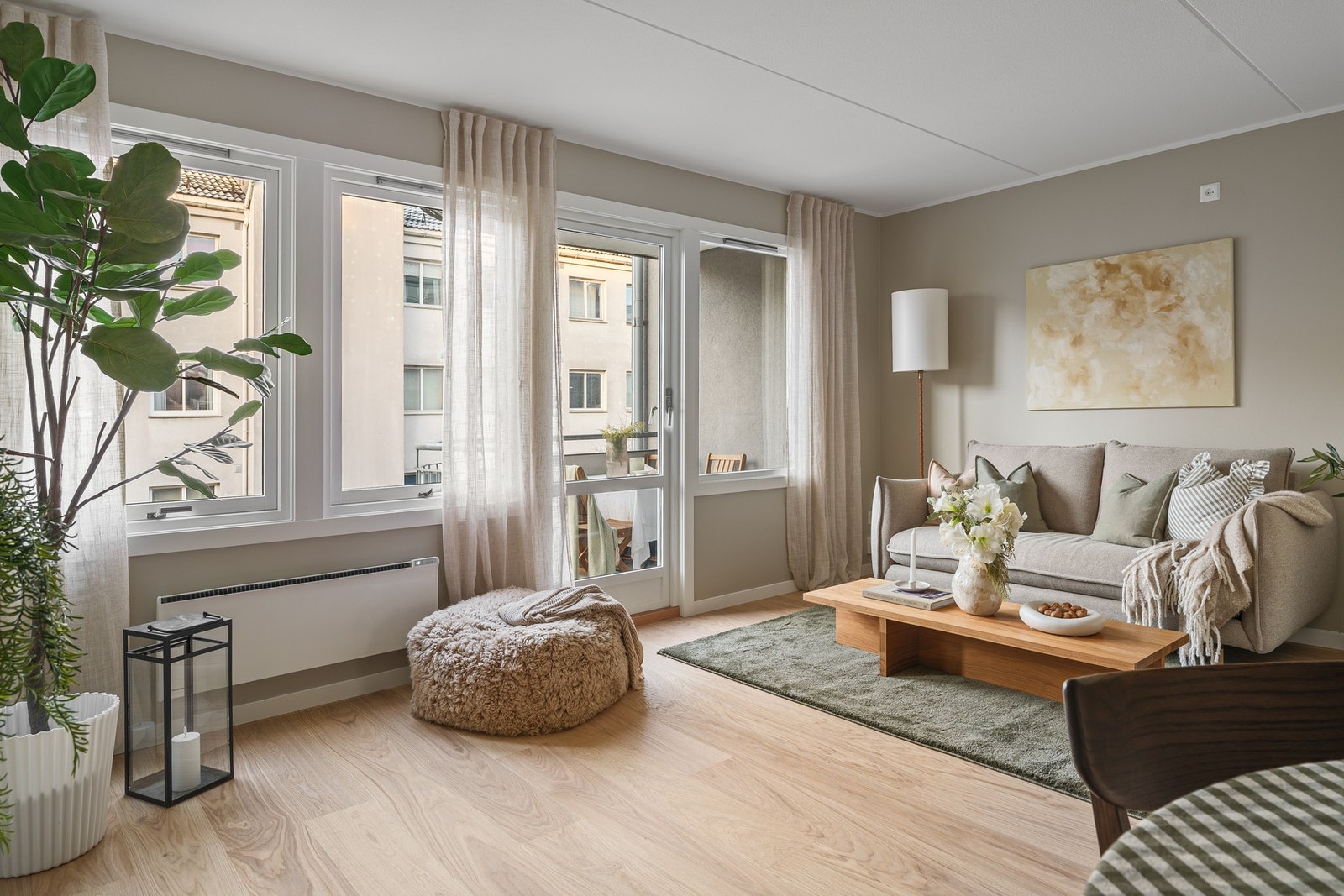 Stue med utgang til balkong på 5 kvm Galleribilde