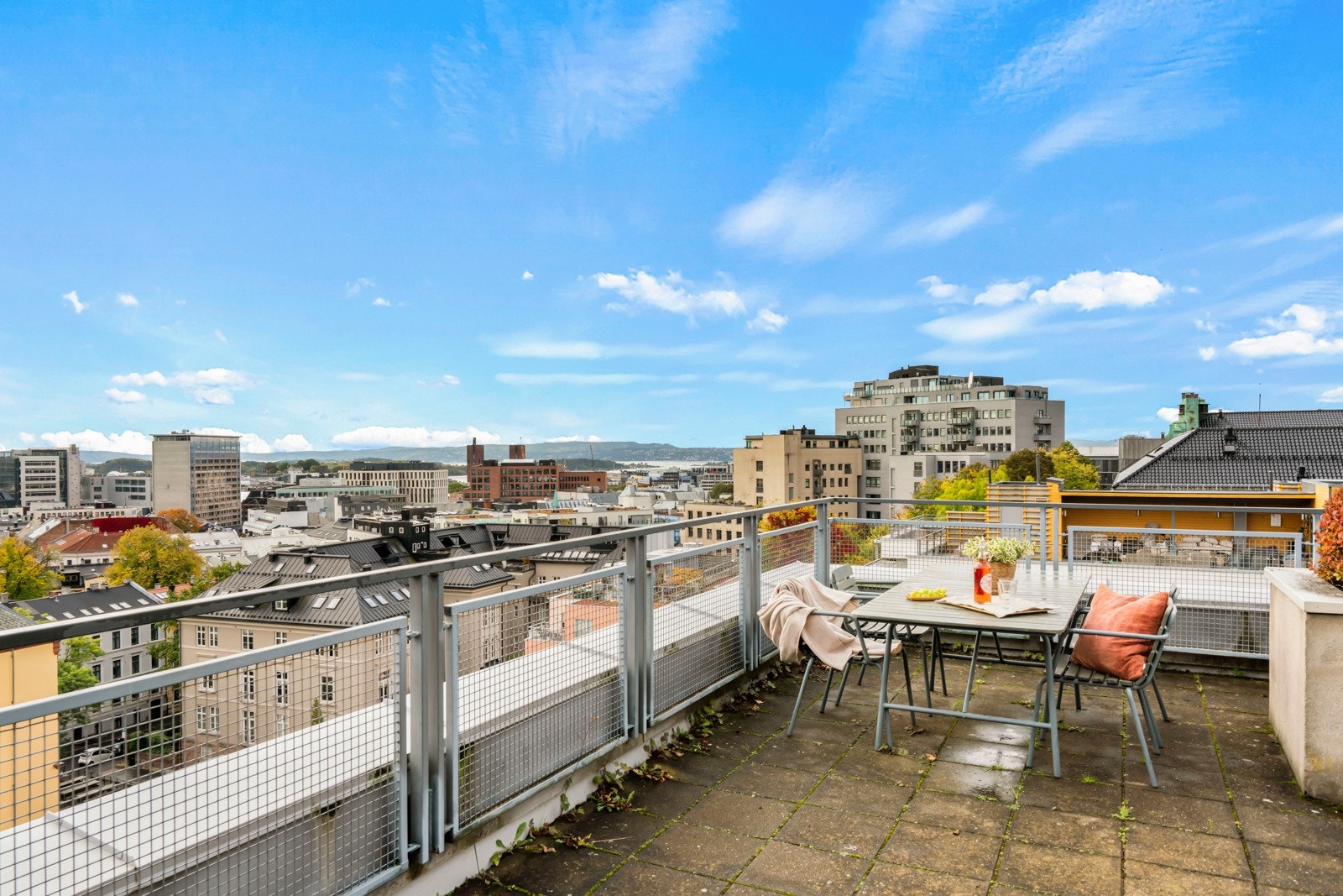 Takterrasse. Galleribilde