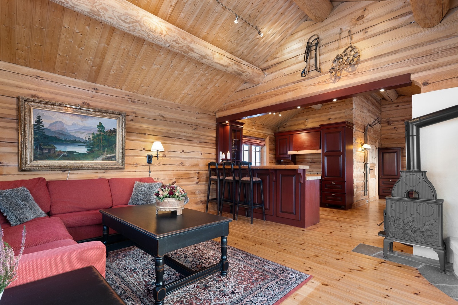 Stue og kjøkken i åpen løsning Galleribilde