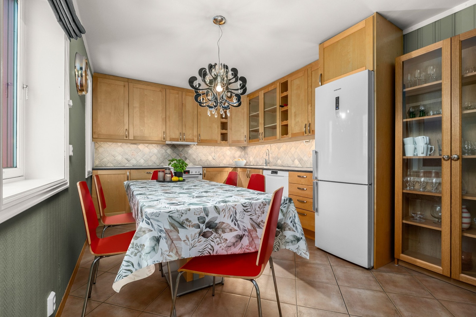 God plass til spisebord Galleribilde