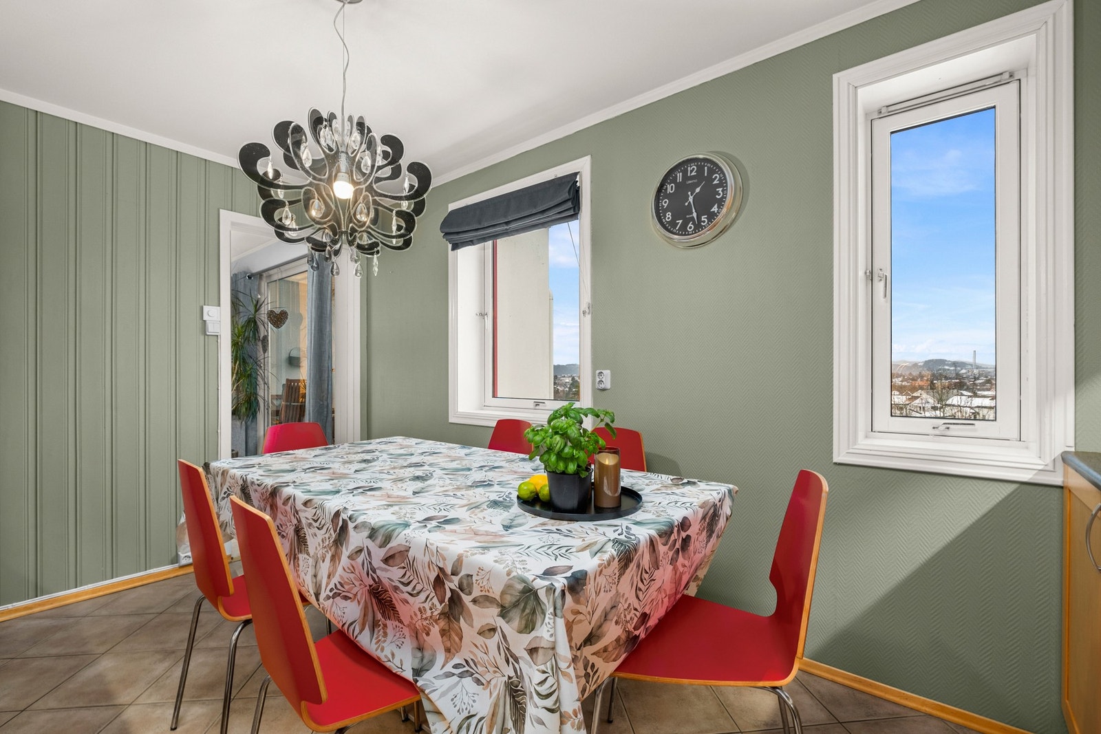 God plass til spisebord Galleribilde