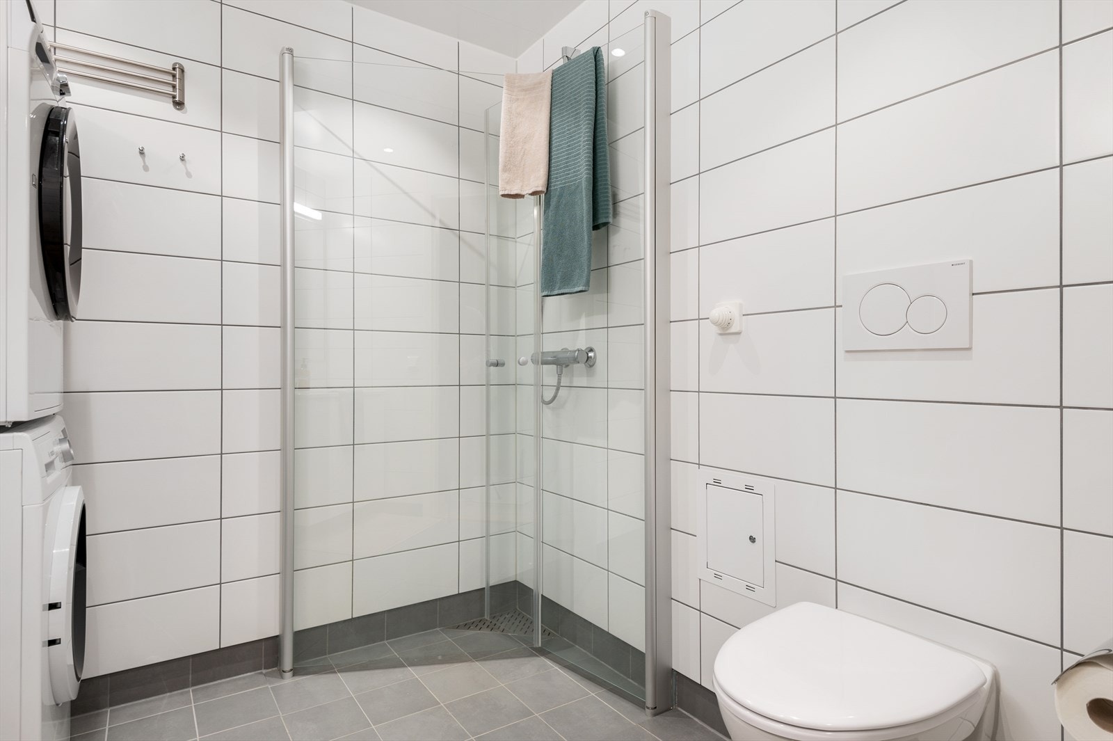 Rommet for velvære er flislagt fra topp til tå. Galleribilde