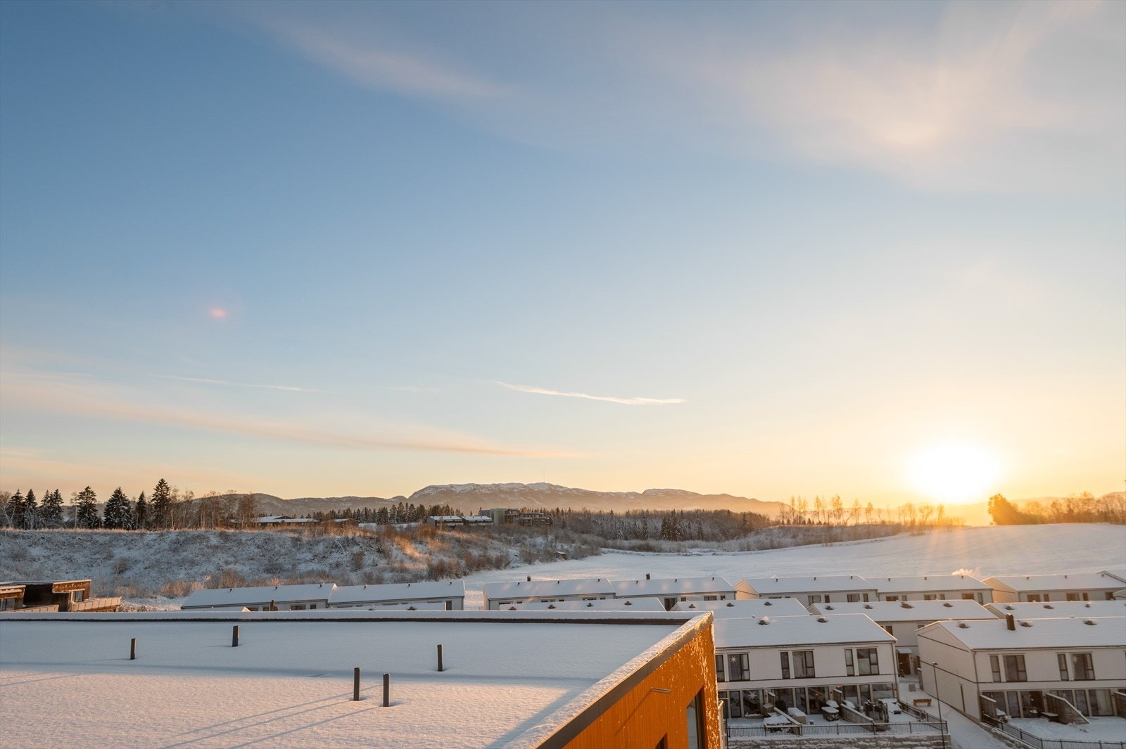 På Lund Østre bor du i nærhet til marka, dagligvarehandel og offentlig kommunikasjon. Galleribilde
