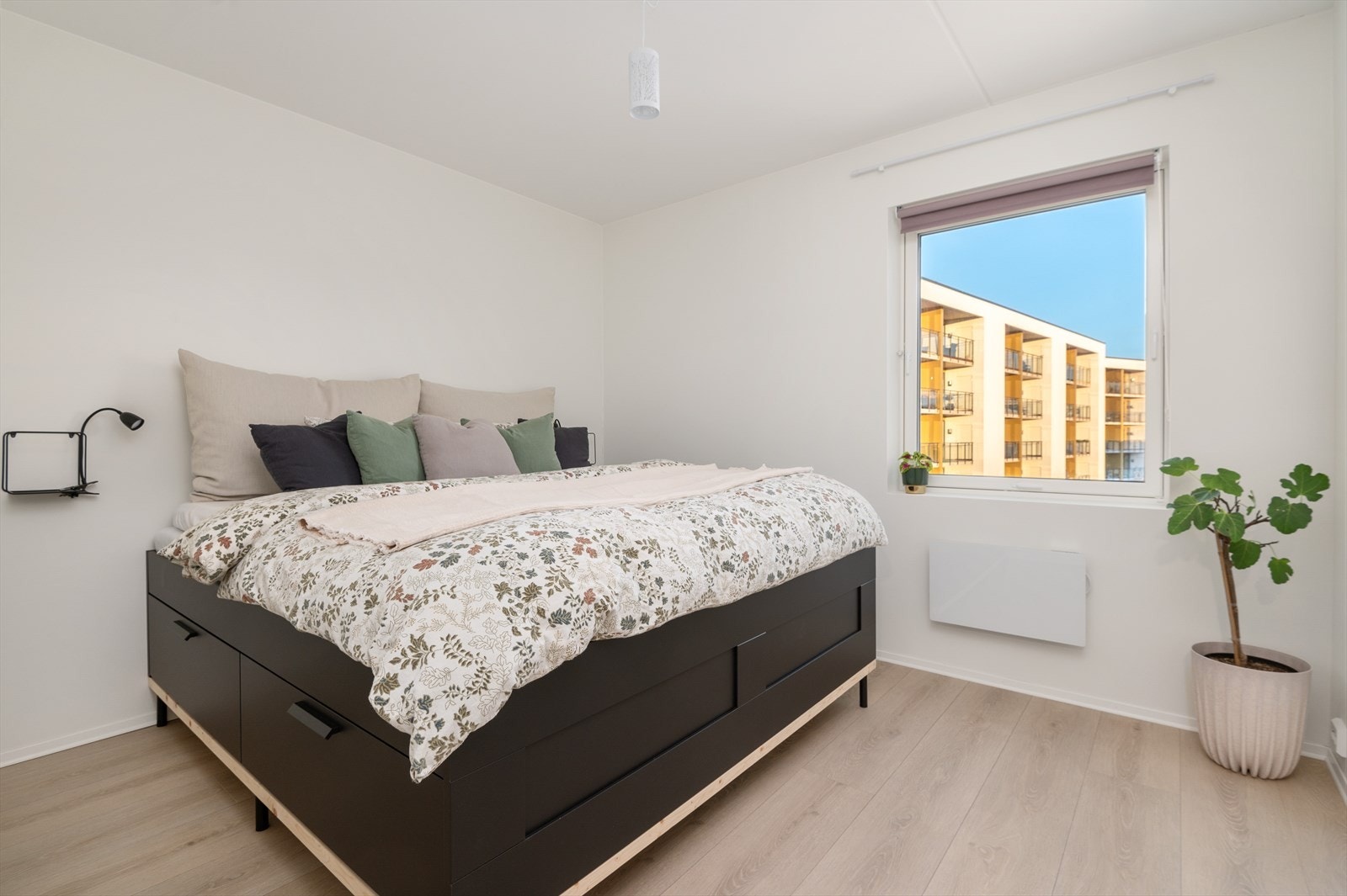 Hovedsoverommet er på 10 m² og er vendt mot øst. Galleribilde