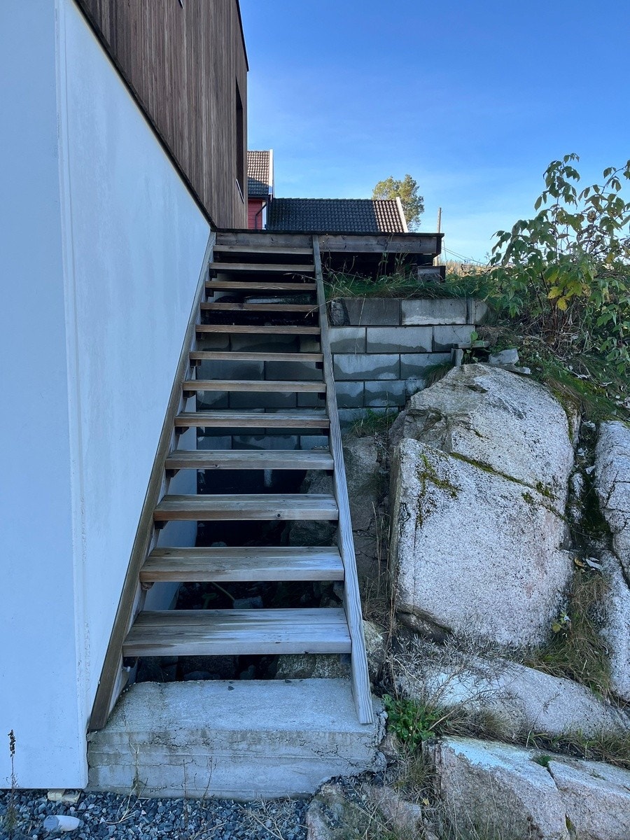 Trappeadkomst opp til hybel. Galleribilde
