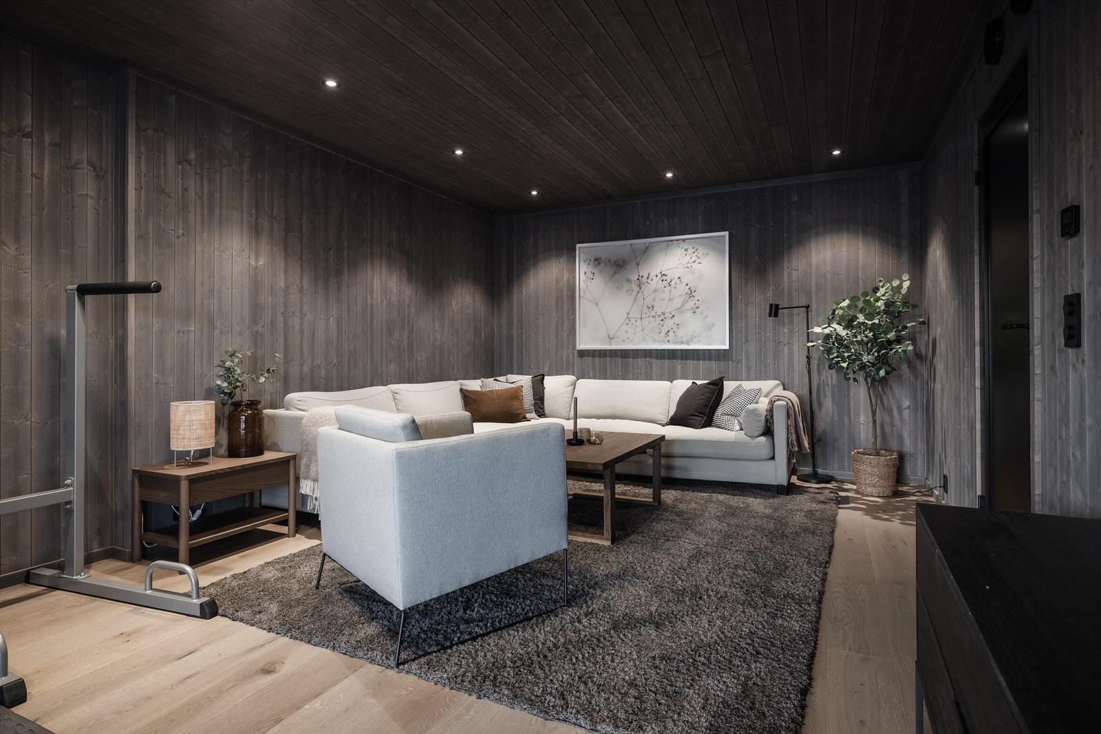 Romslig kjellerstue hvor man kan trekke seg tilbake i rolige omgivelser. Galleribilde