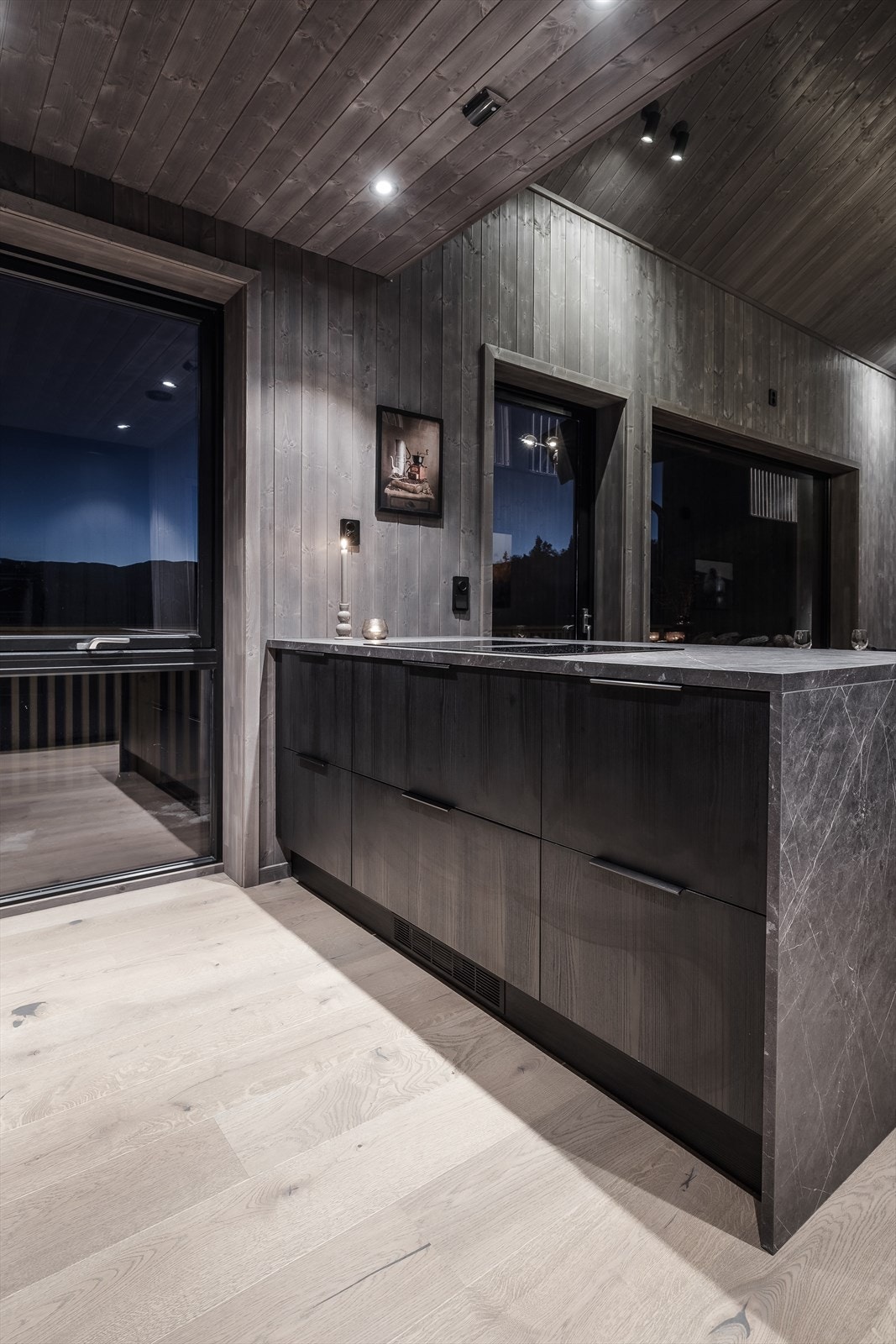 Oppvarming av hytta via vannbåren gulvvarme Galleribilde