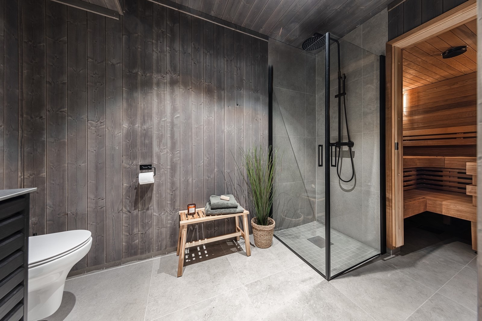 Bad i underetasje med tilknytning til badstue Galleribilde