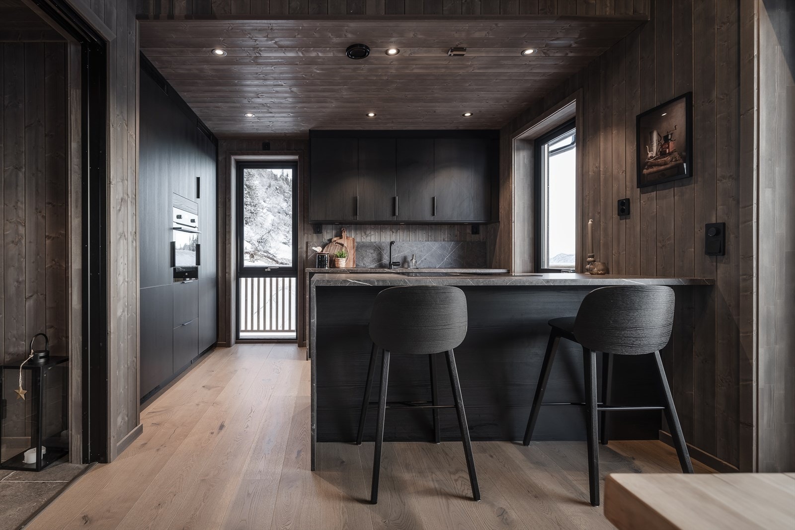 Overheng på benkeplaten skaper rom for frokostplass Galleribilde