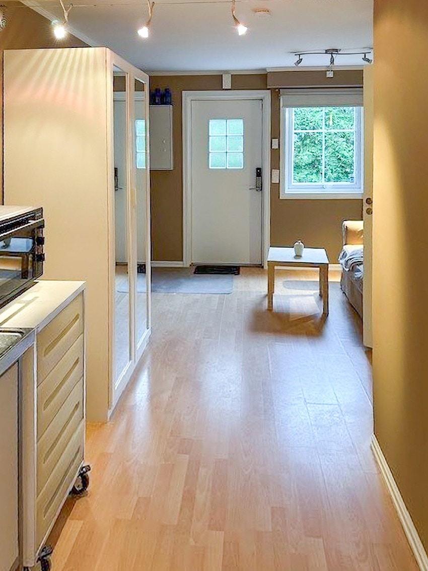 Hybeldel med eget bad og enkelt kjøkken som leies ut for kr 11.500,- pr mnd. Galleribilde