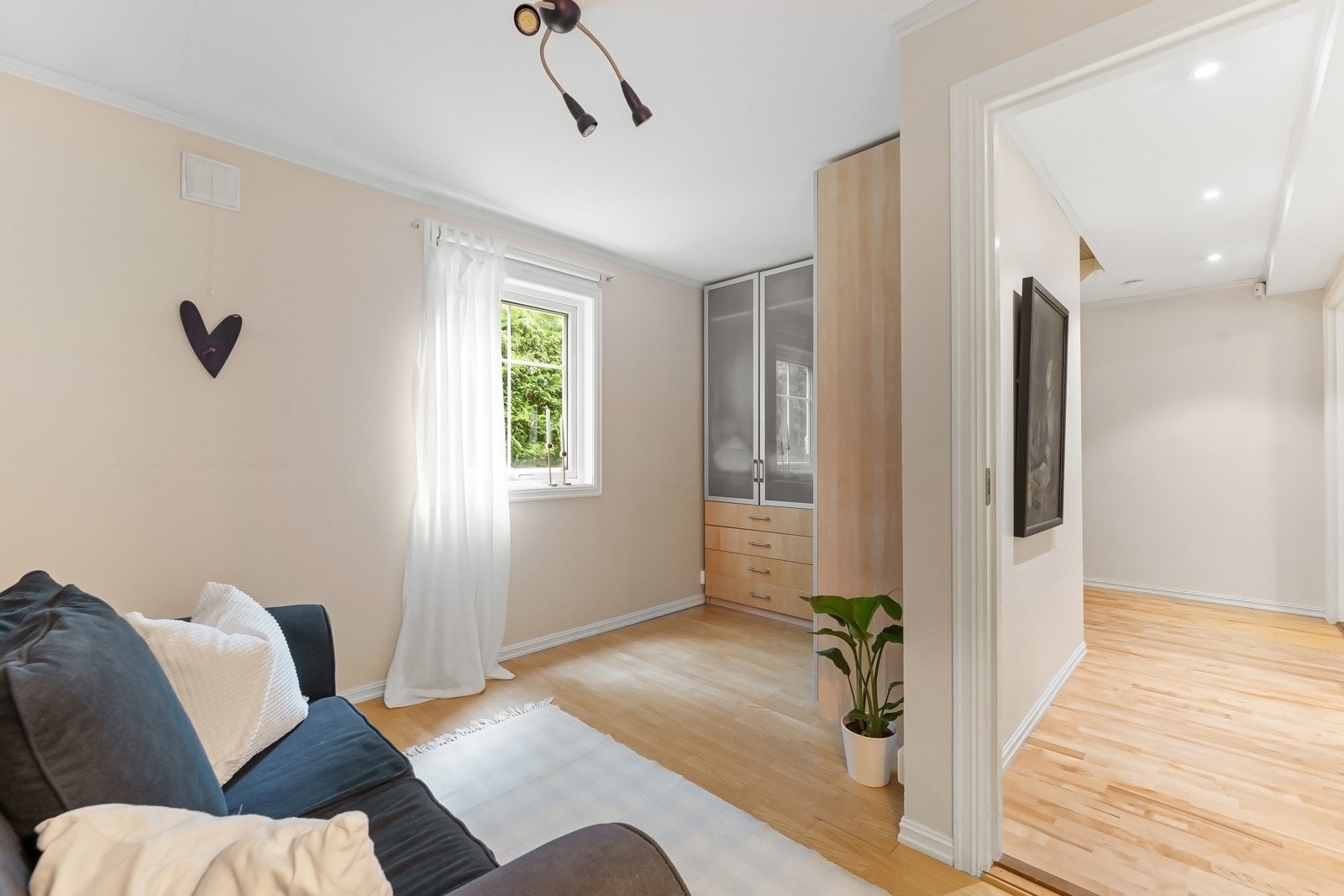 Soverom i u etg.med stor garderobe Galleribilde