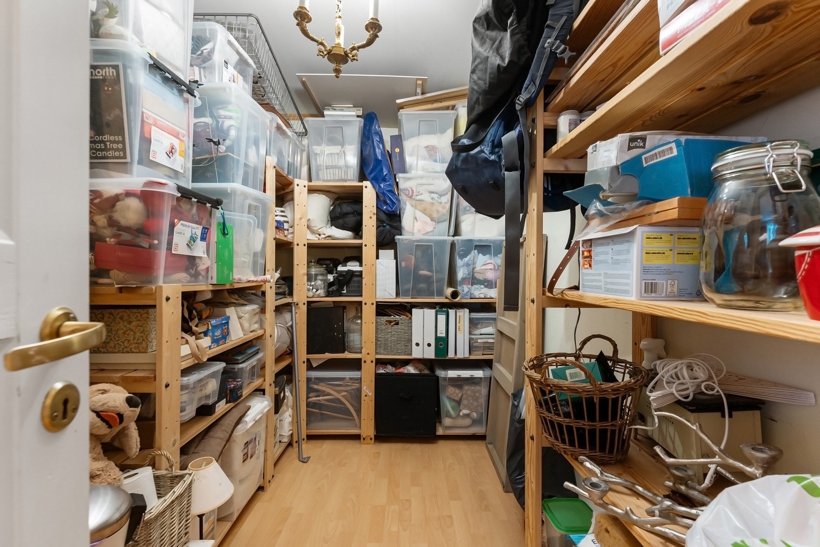 Innvendig bod i u etg. Galleribilde