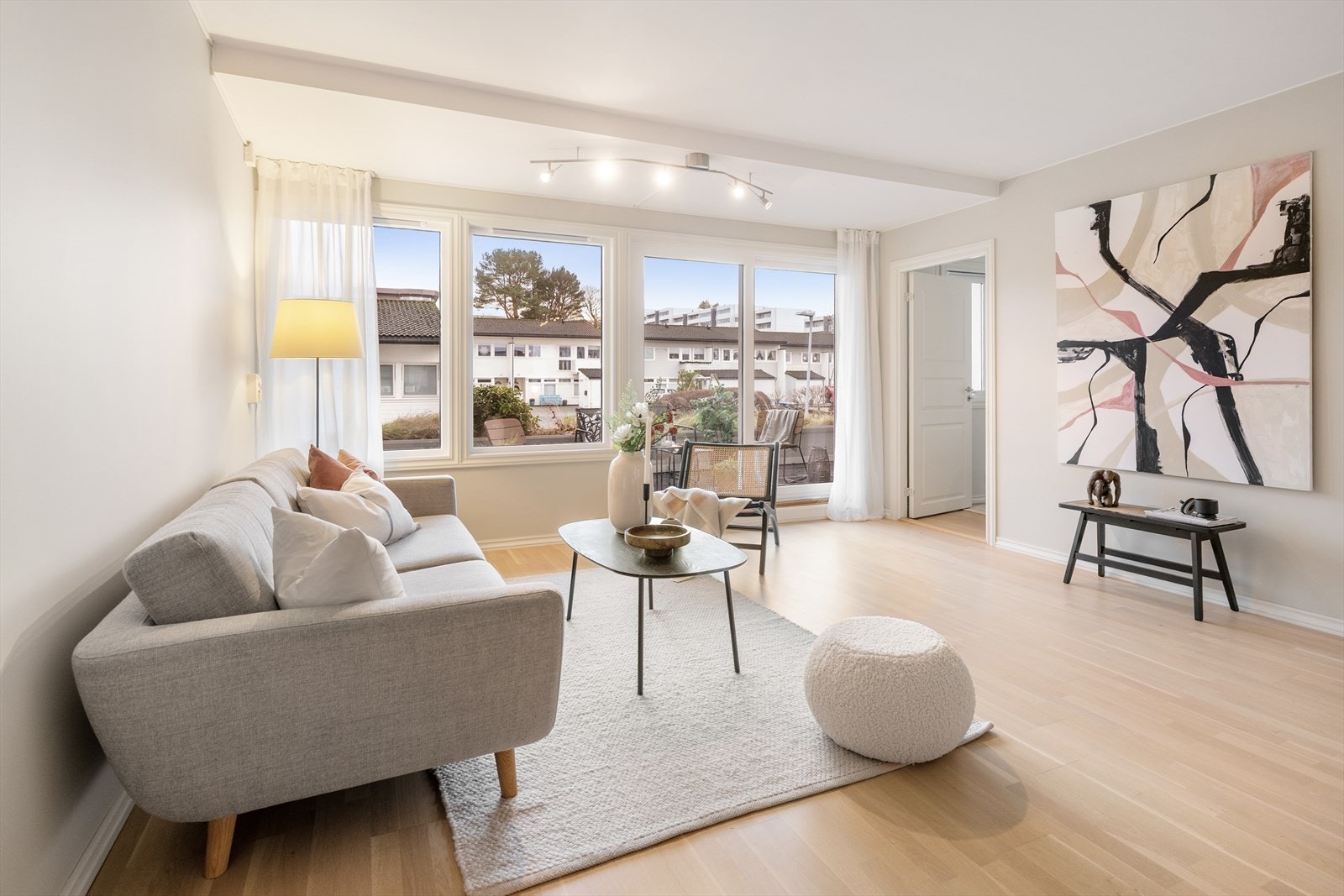 Velkommen til Oscar Mathisens gate 19, og denne flotte 3-roms leiligheten. Galleribilde