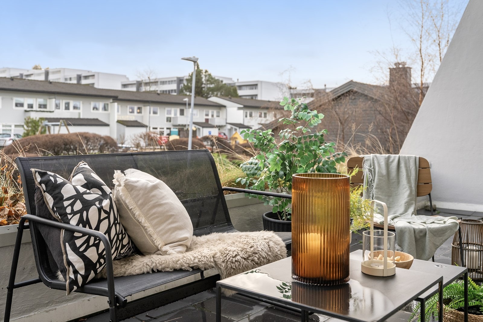 Her kan man nyte solen morgen, formiddag og dag. Galleribilde