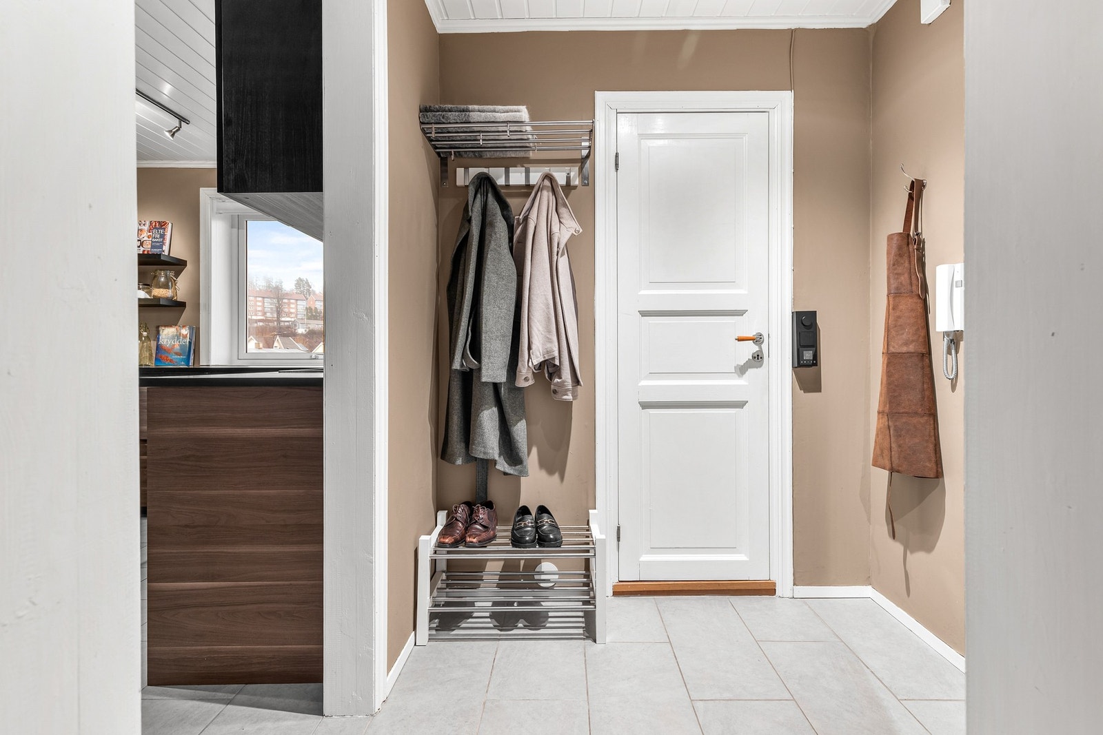 Fra entré har du direkte tilgang til alle leilighetens fasiliteter Galleribilde