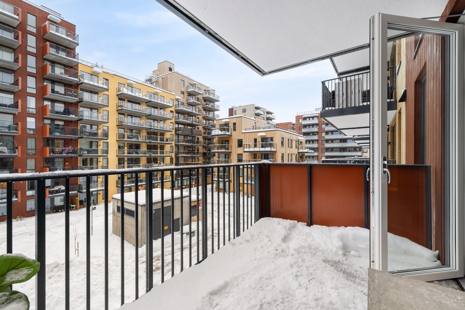 Flotte solforhold på balkong Galleribilde