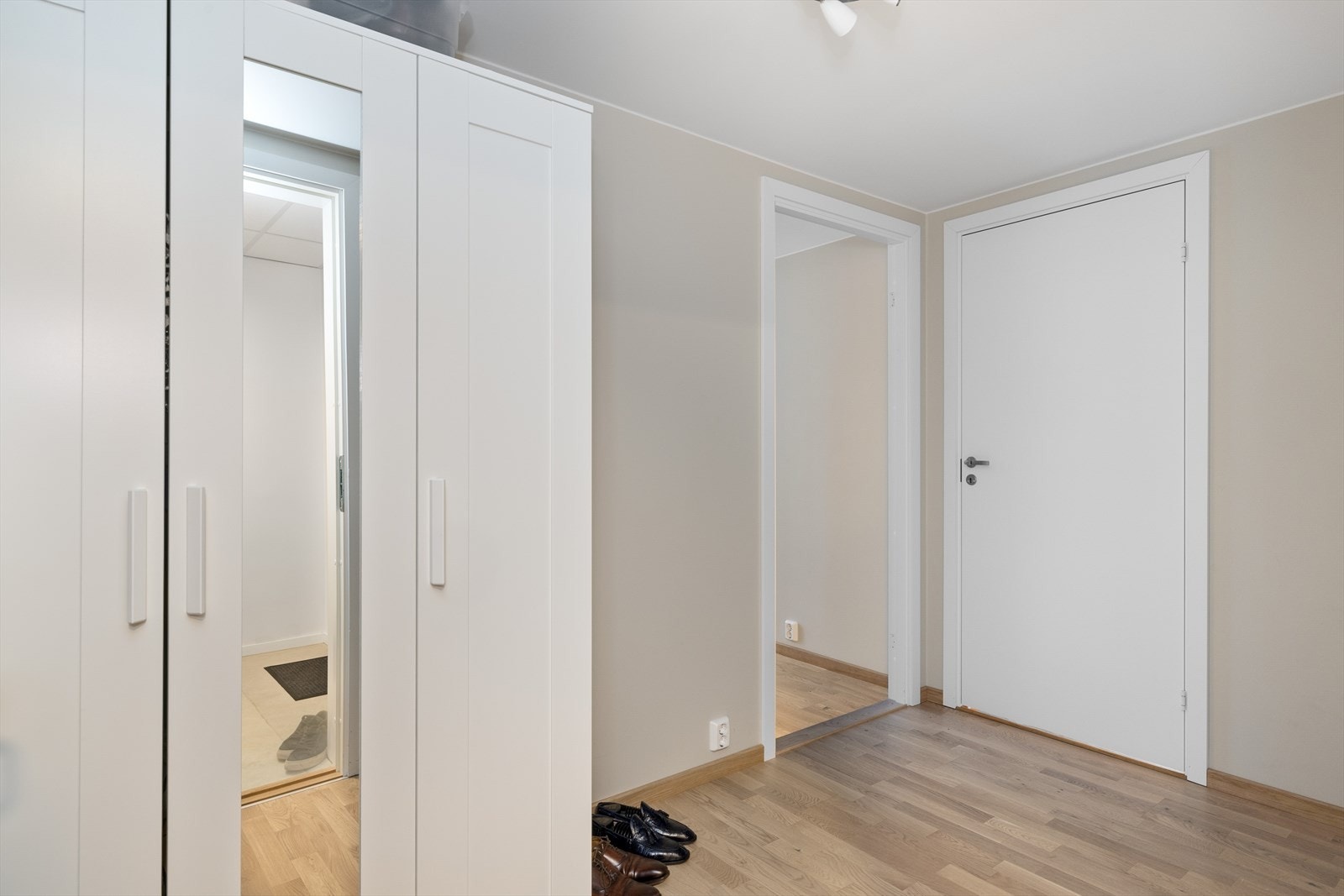 Direkte inngang til bad og stue/kjøkken Galleribilde