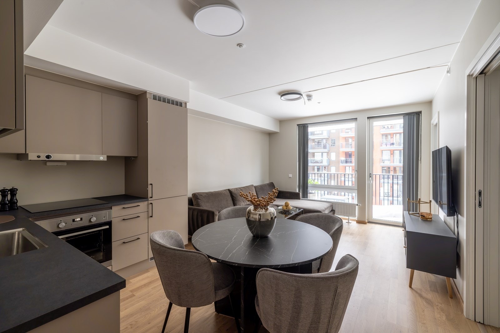 Har du noen spørsmål? Kontakt Samy Sebastian Khadra - (t): 958 20 110 - Nordvik Grünerløkka Galleribilde