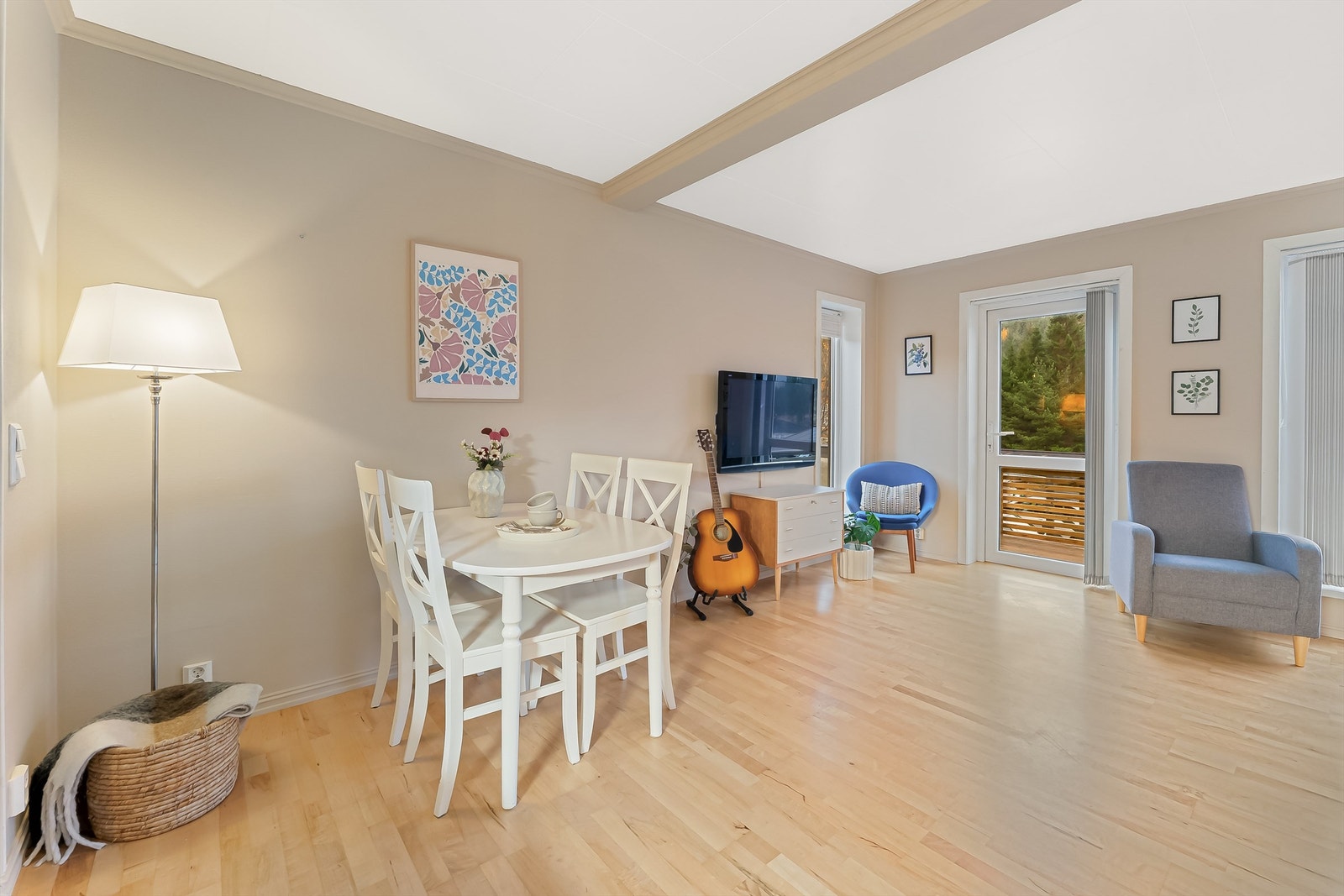 Plass til spisebord i stuen. Galleribilde