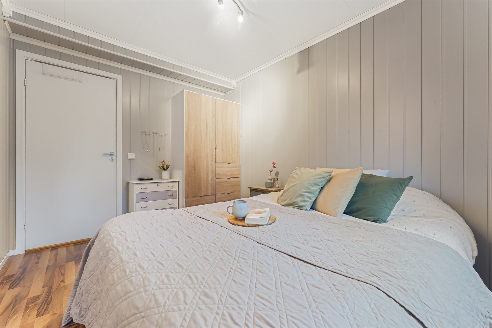 Hovedsoverom med plass til garderobeskap. Galleribilde