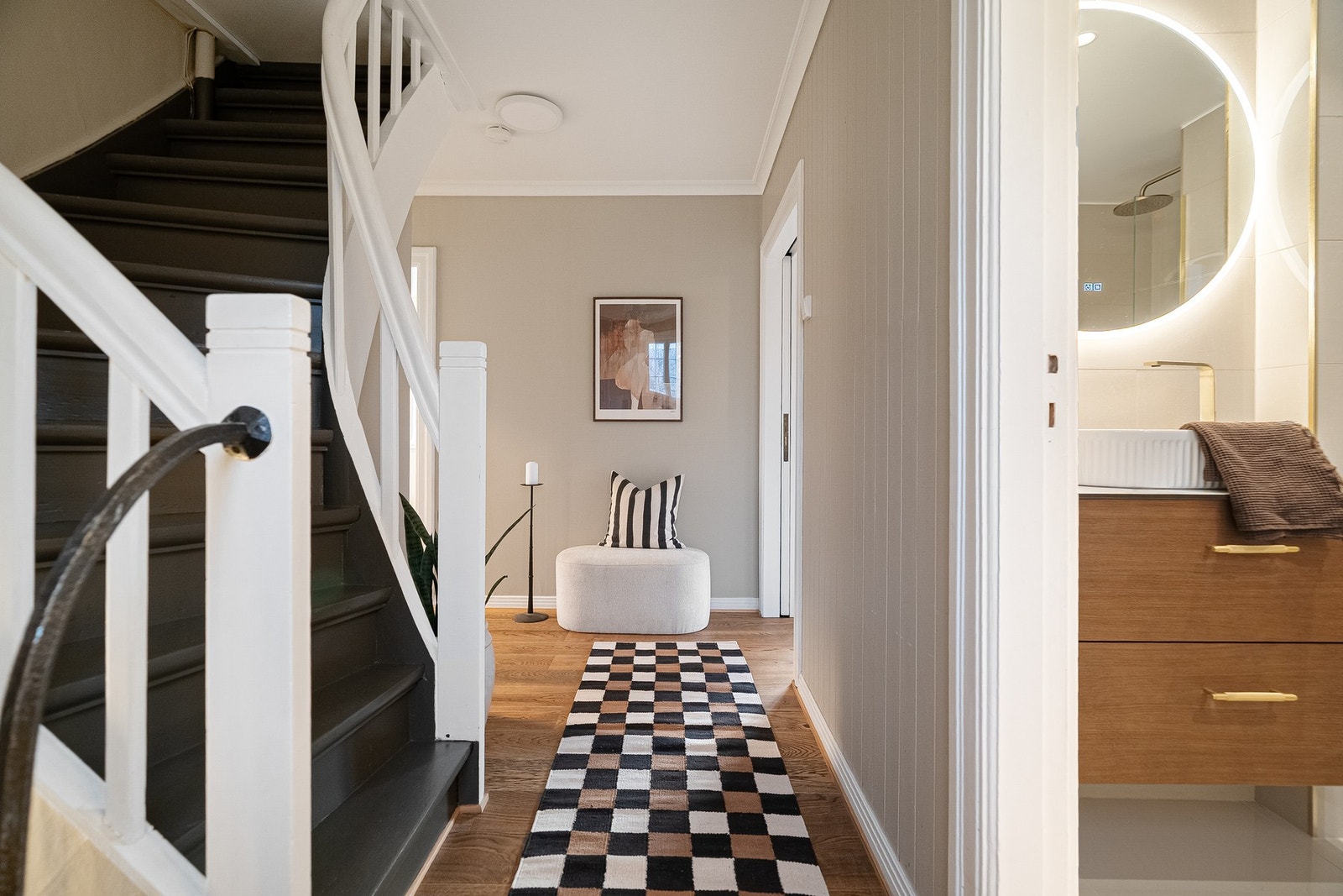 Boligen har i tillegg en uinnredet loftetasje. Galleribilde