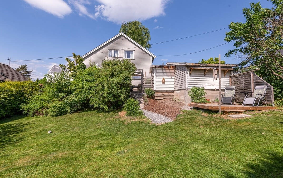 Frodig og grønn hage Galleribilde