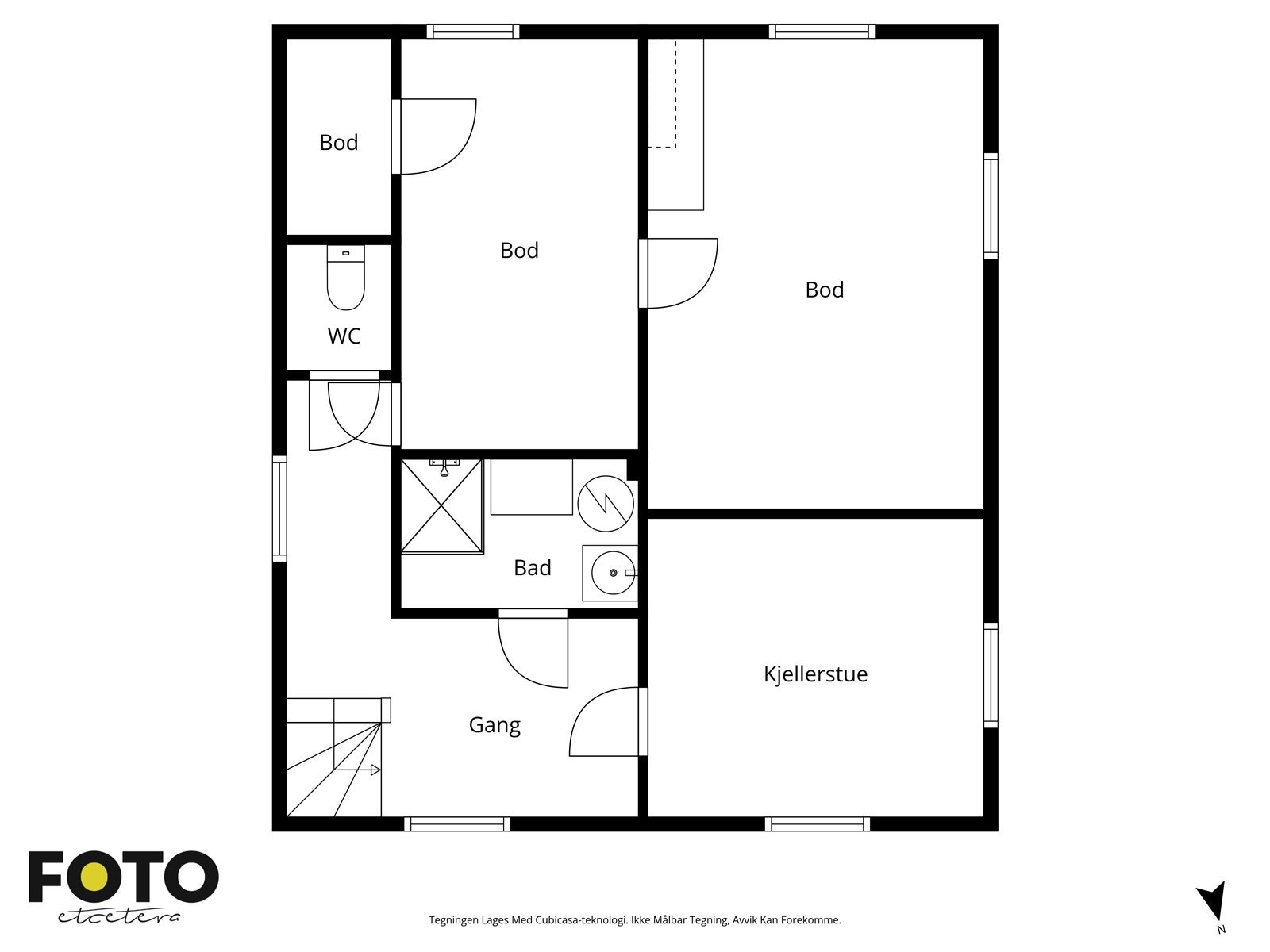 Kjelleretasjen inneholder bad, WC, vaskerom, boder og et disponibelt rom. Galleribilde