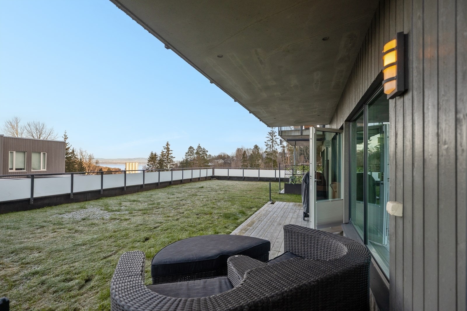 Utsyn fra terrassen. Galleribilde