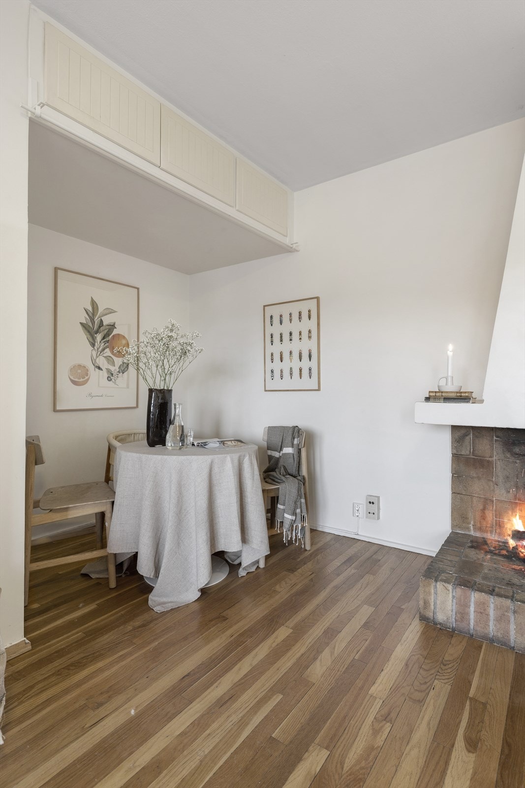 Takhøyden er målt til 2,6 meter. Stort rom som gir mulighet for mange løsninger hva gjelder innredning Galleribilde