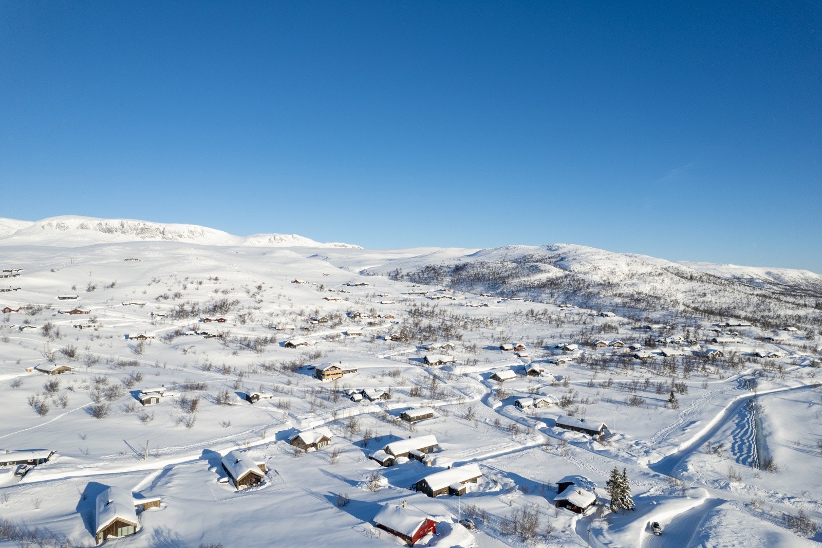 Ved foten av Hallingskarvet er turmulighetene nesten uendelige Galleribilde