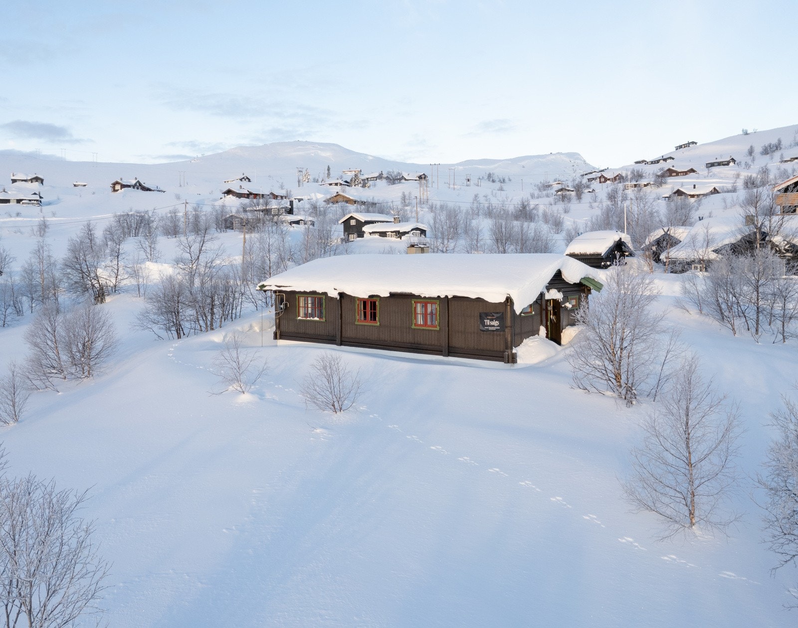 Eiendomsmegler Jannike Seljevoll Herleiksplass har gleden av å ønske velkommen til Ustaoset Galleribilde