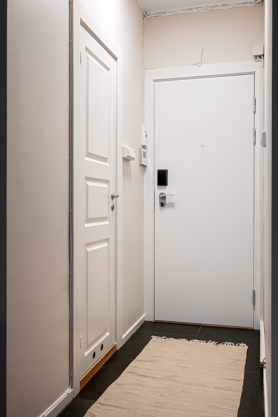 Velkommen inn! Lys og innbydende entré. Galleribilde